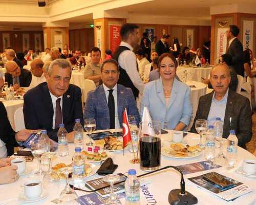 Gaziantep’te 17. Kuruluş yıl dönümünü kutlayan Nlksoft Yönetim Kurulu Başkanı Nalan Kurt Başlığı ile Mardin Söz Gazetesin de.