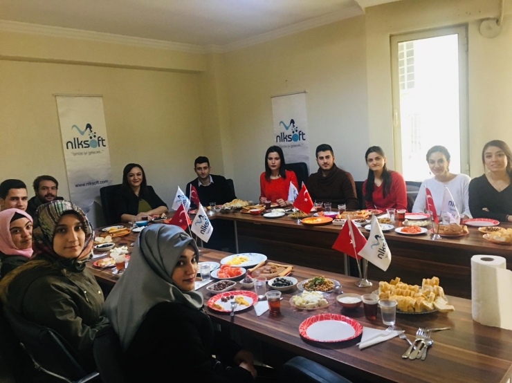 Gaziantep Üniversitesi Naci Topçuoğlu Meslek Yüksek Okulu Öğrencileriyle Kahvaltı